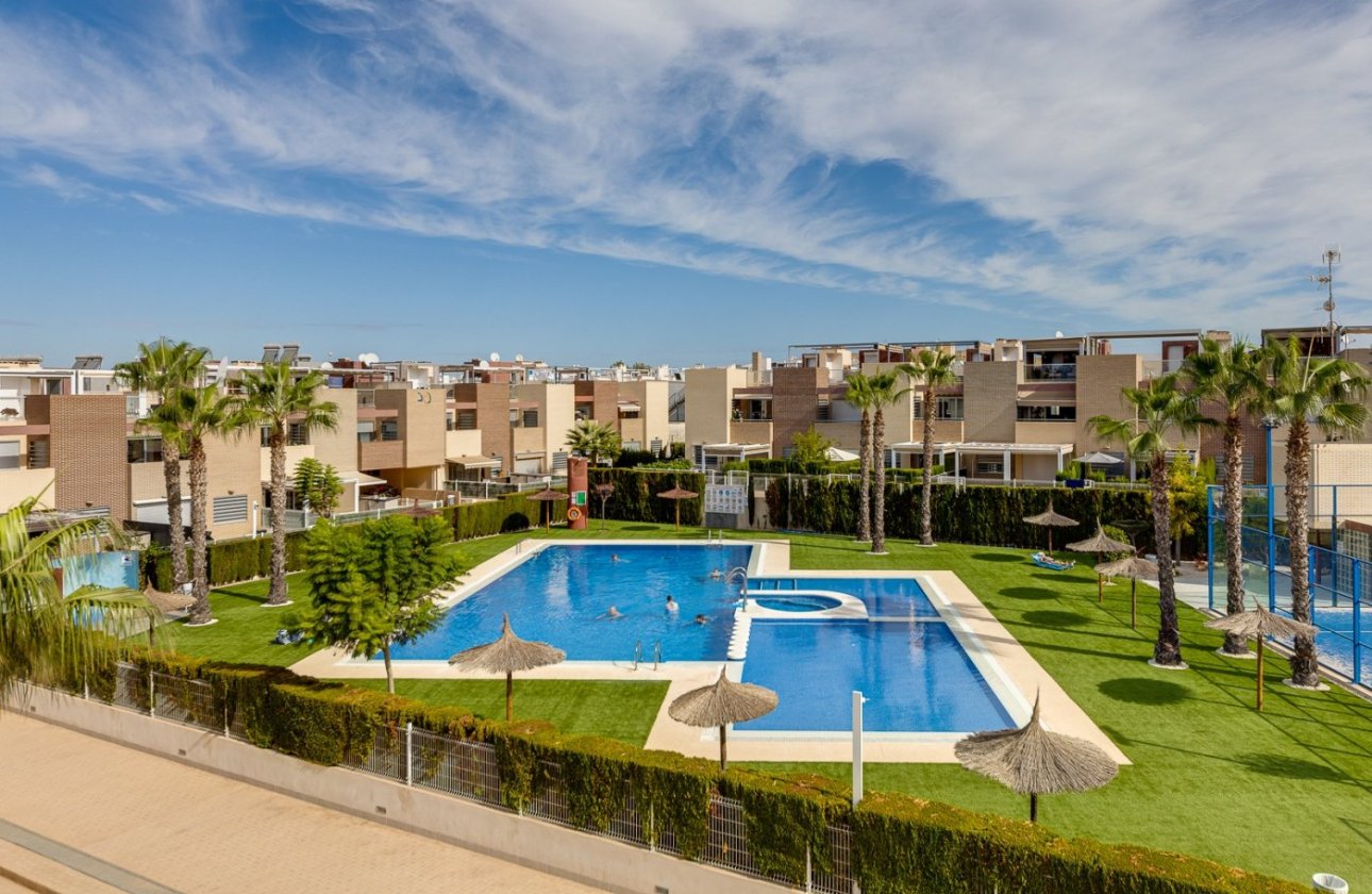 Herverkoop - Town House -
Torrevieja - Sector 25