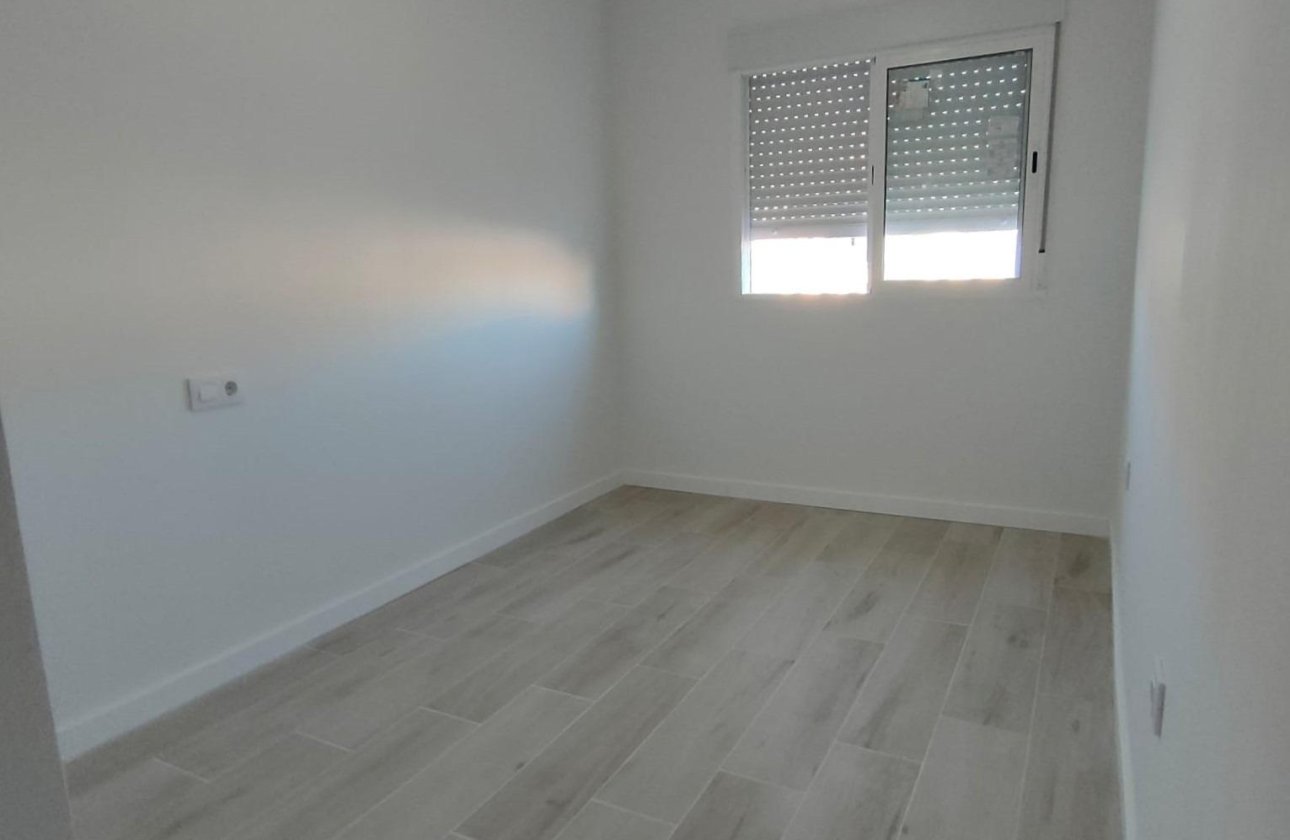 Herverkoop - Town House -
Torrevieja - Sector 25