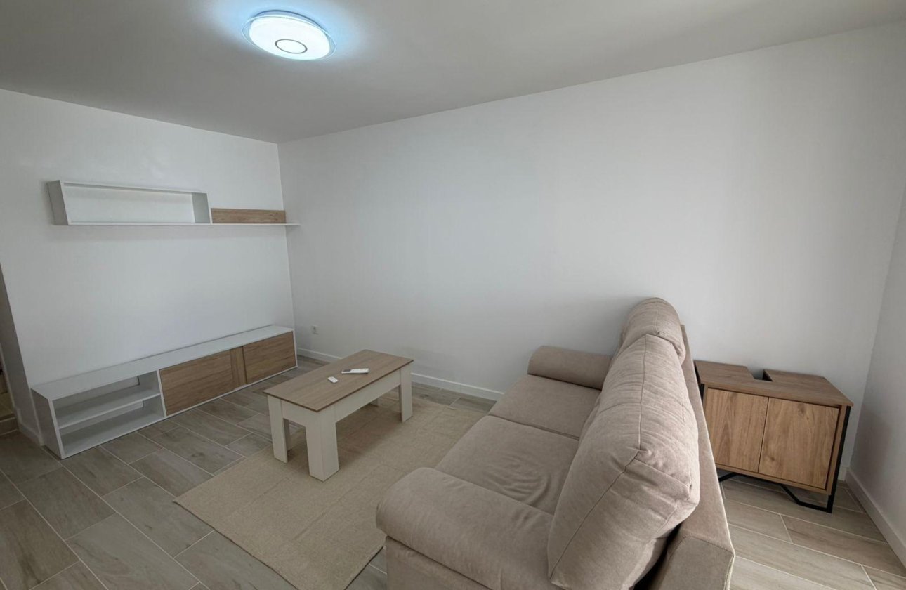 Herverkoop - Town House -
Torrevieja - Sector 25