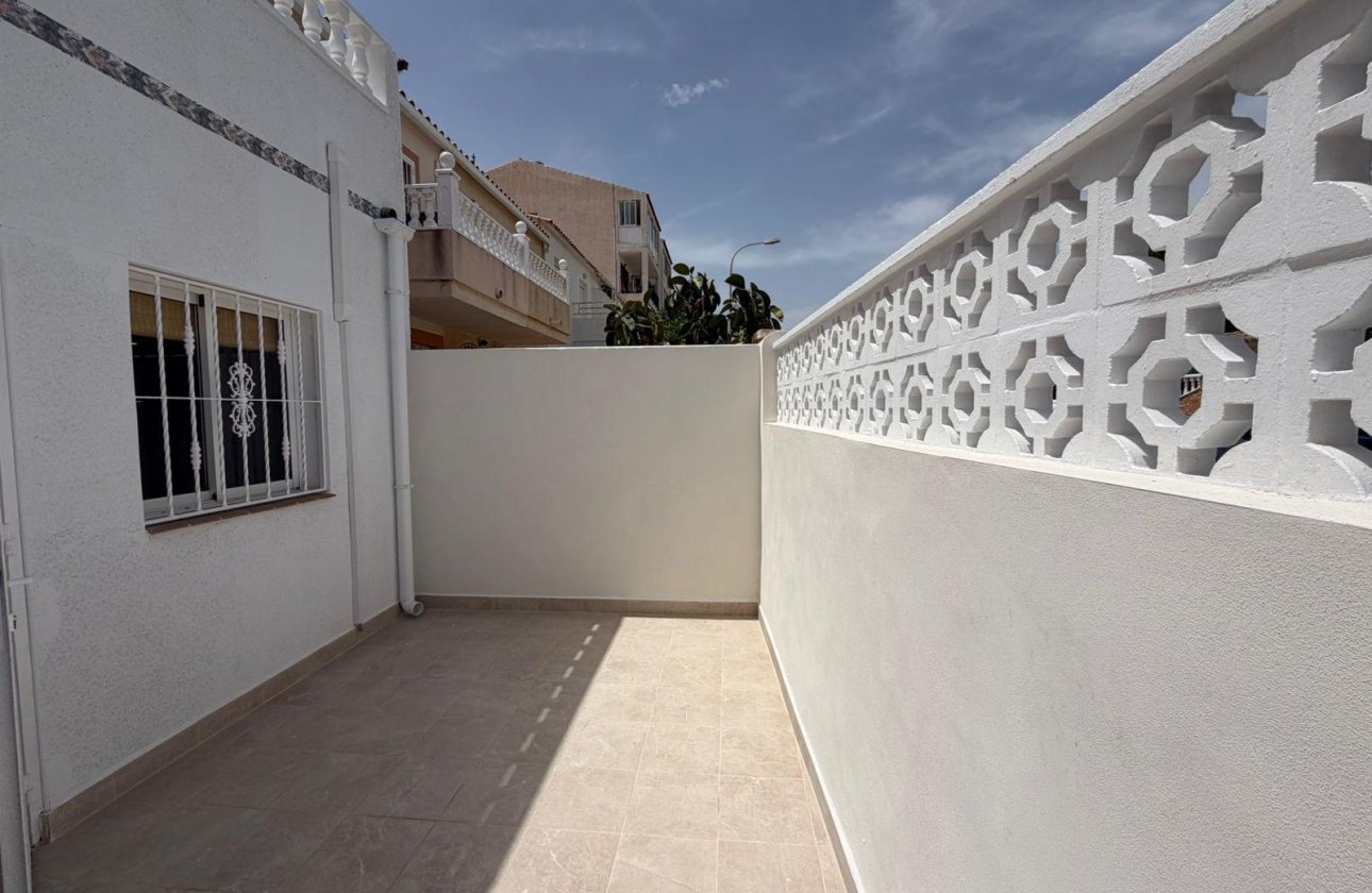 Herverkoop - Town House -
Torrevieja - Sector 25