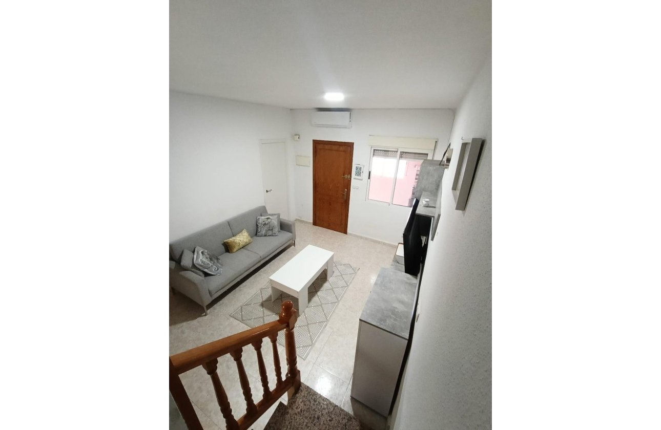 Herverkoop - Town House -
Torrevieja - Torretas
