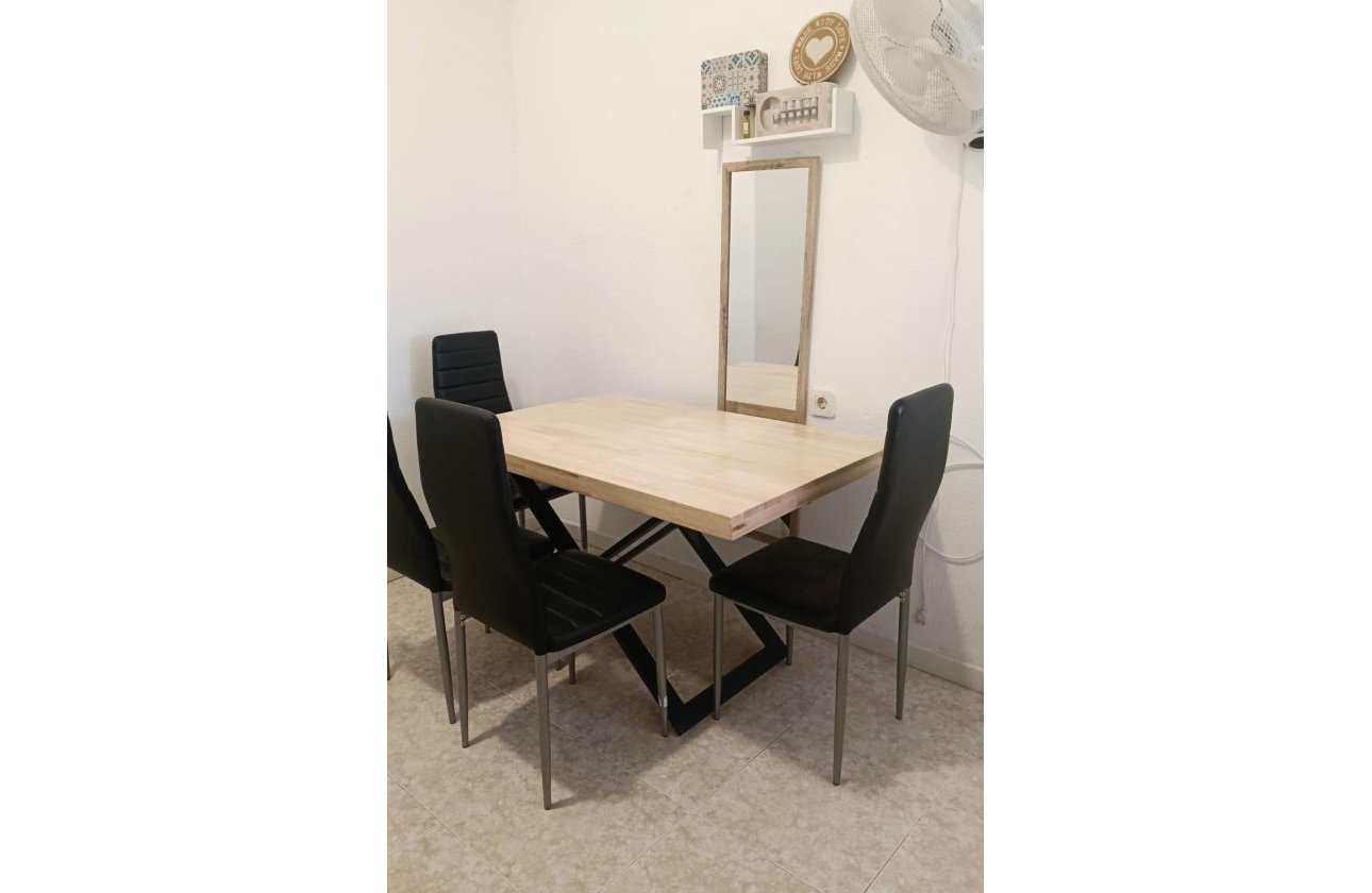 Herverkoop - Town House -
Torrevieja - Torretas