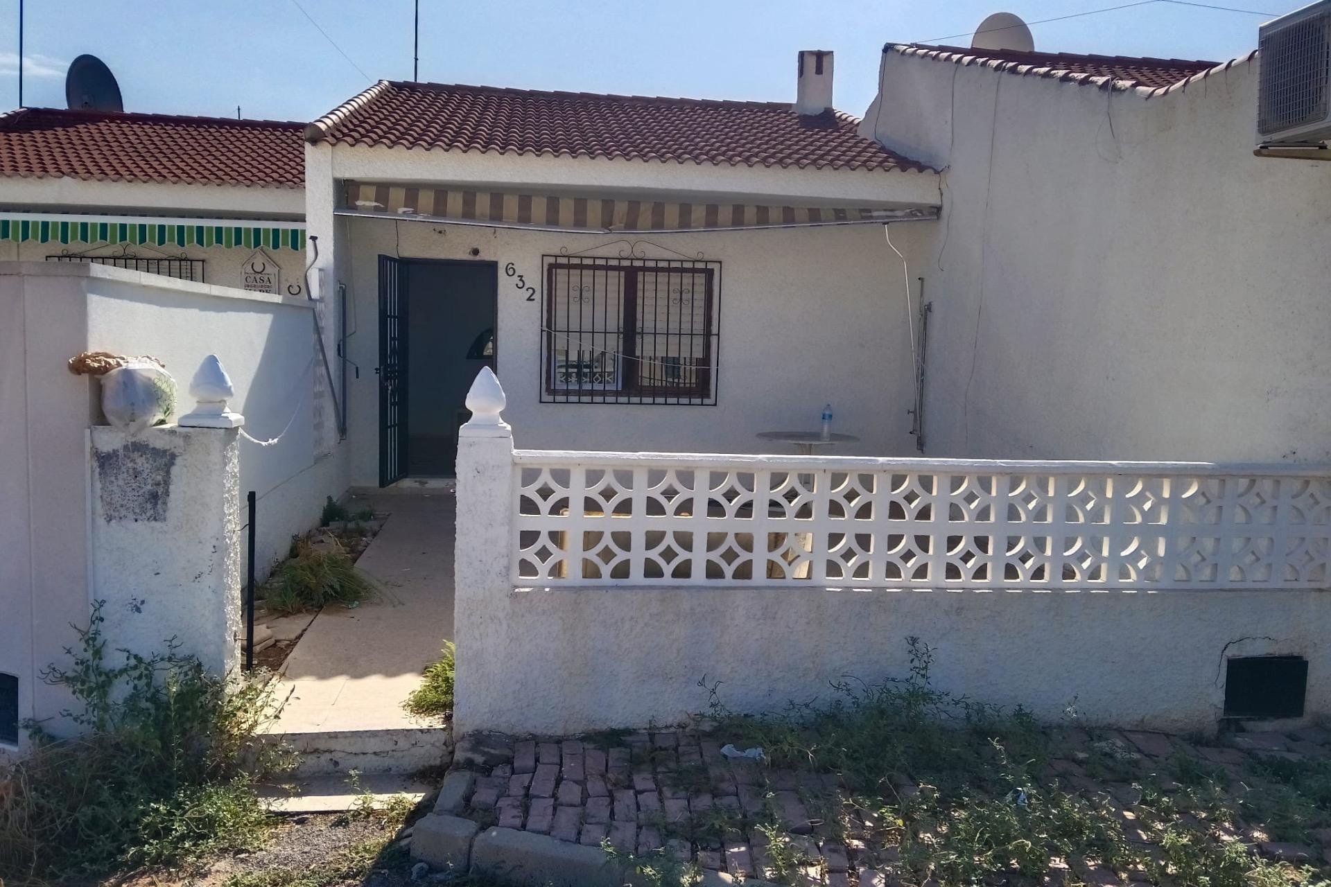 Herverkoop - Town House -
Torrevieja - Torretas