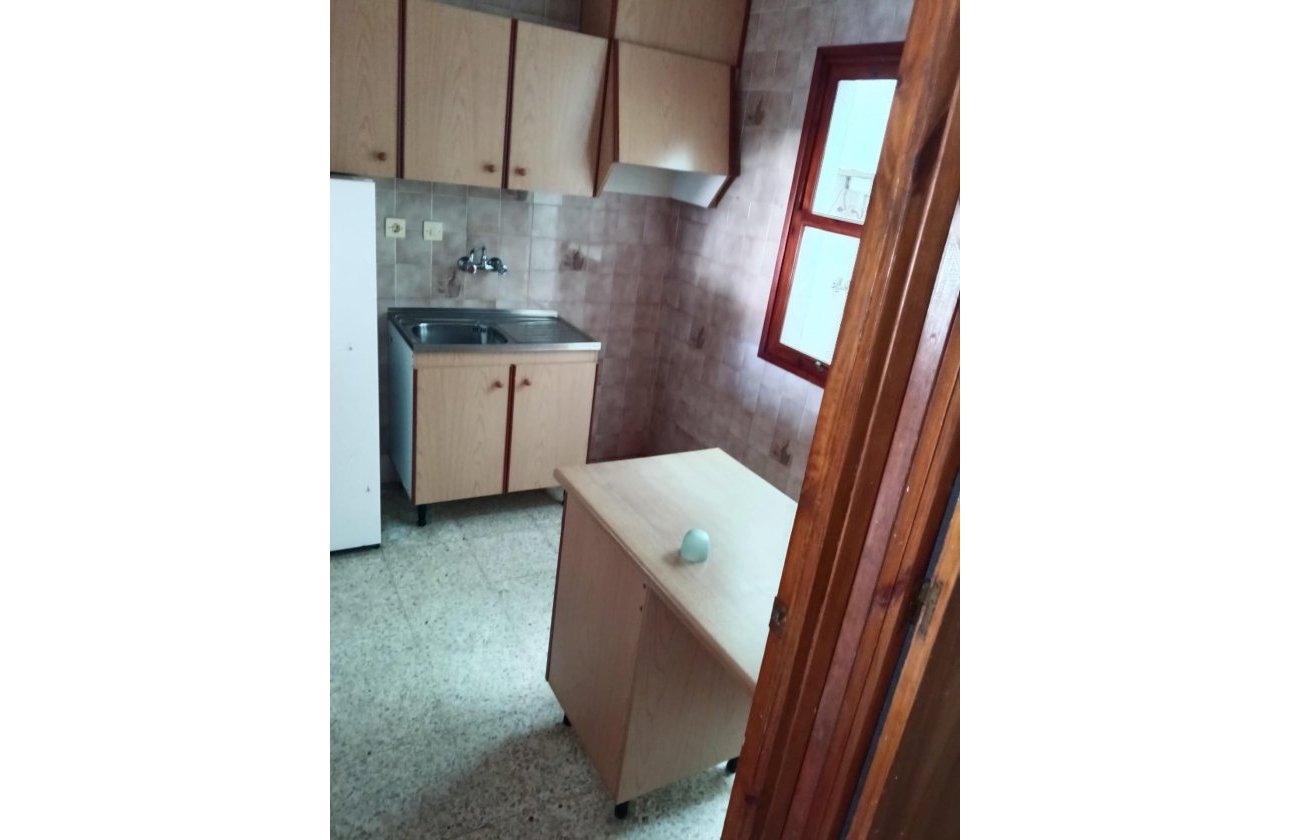 Herverkoop - Town House -
Torrevieja - Torretas