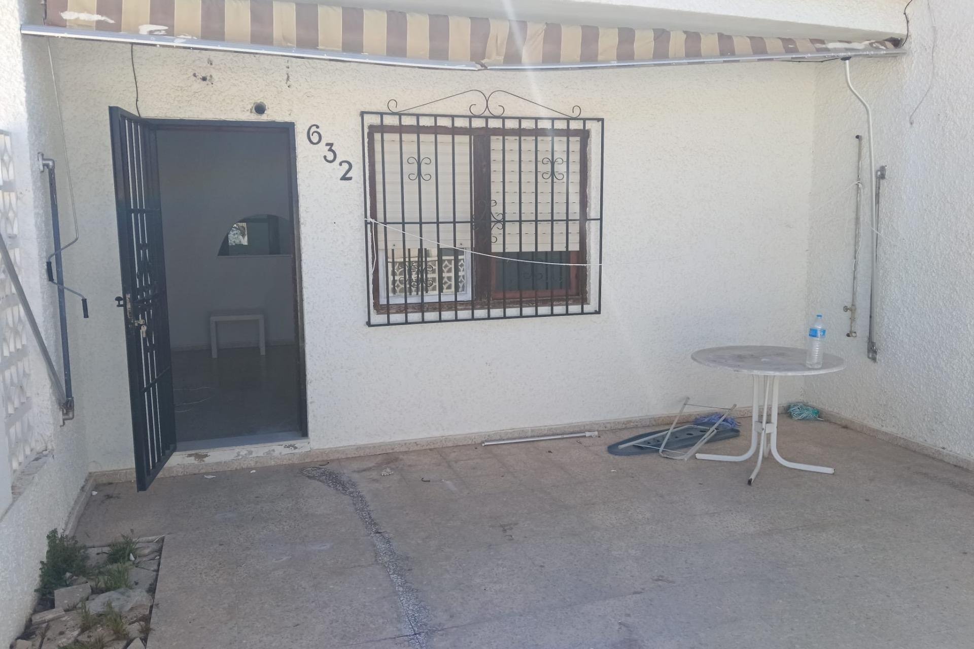 Herverkoop - Town House -
Torrevieja - Torretas