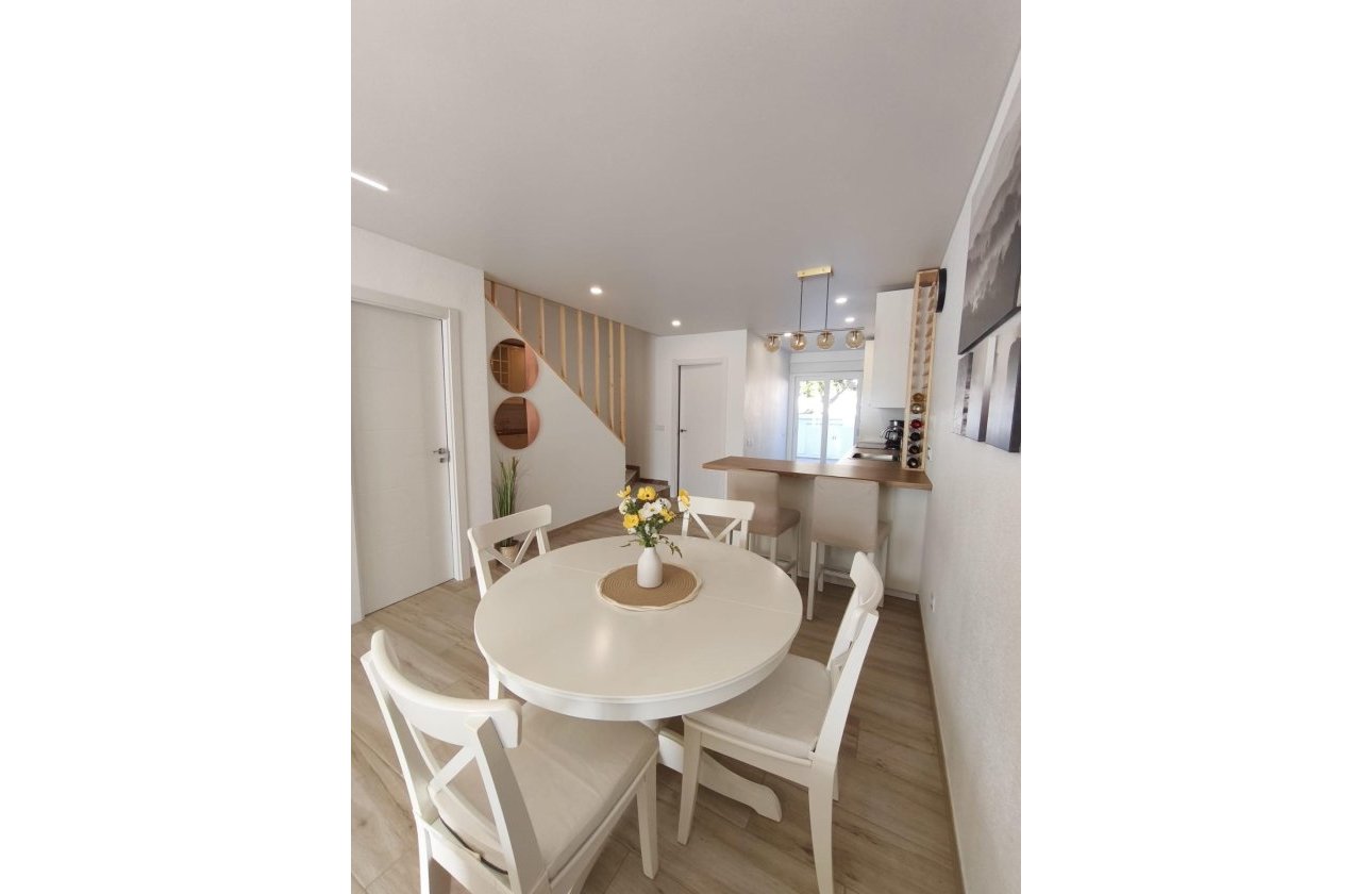 Herverkoop - Town House -
Torrevieja