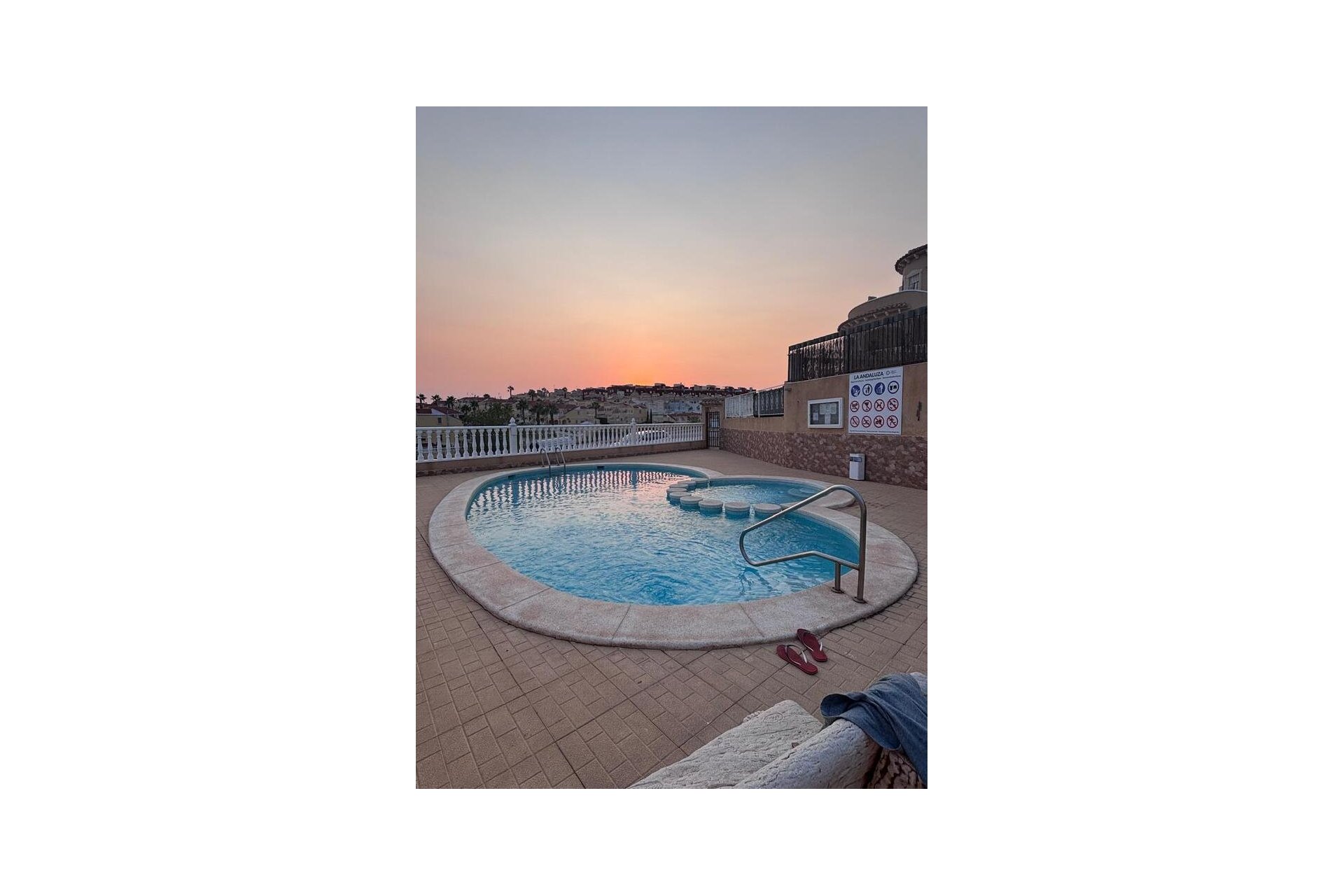 Herverkoop - Town House -
Villamartin - Costa Blanca