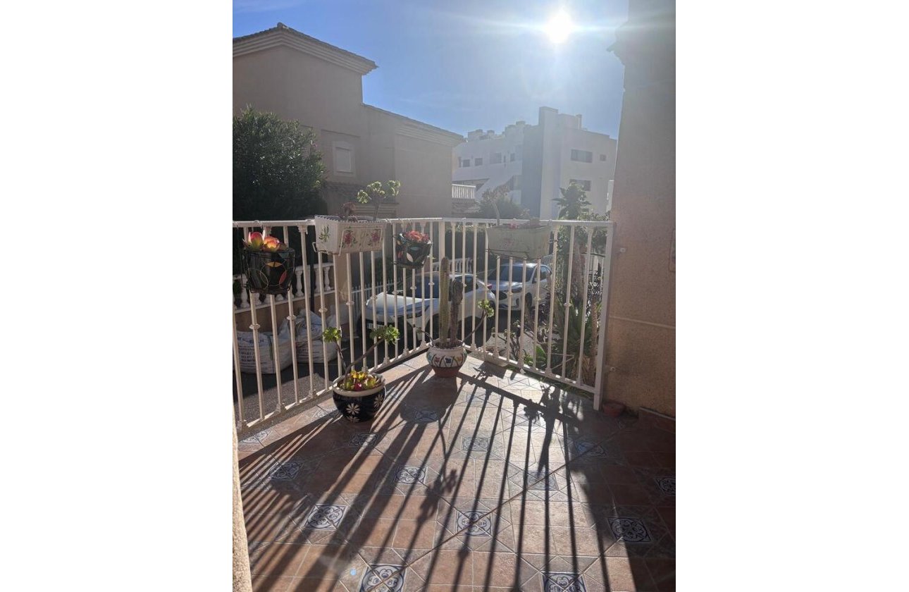 Herverkoop - Town House -
Villamartin - Costa Blanca