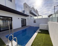 Herverkoop - Town House -
Villamartin - Costa Blanca