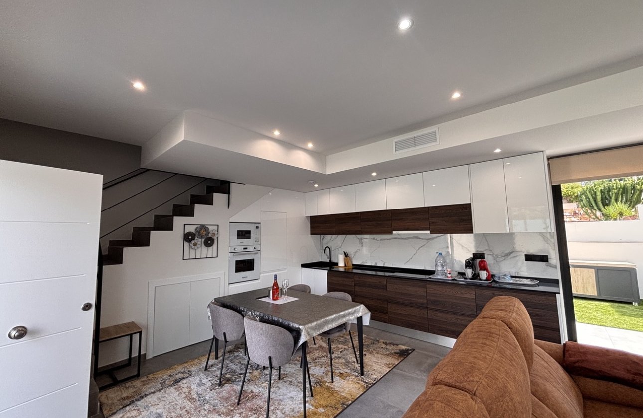 Herverkoop - Town House -
Villamartin - Costa Blanca