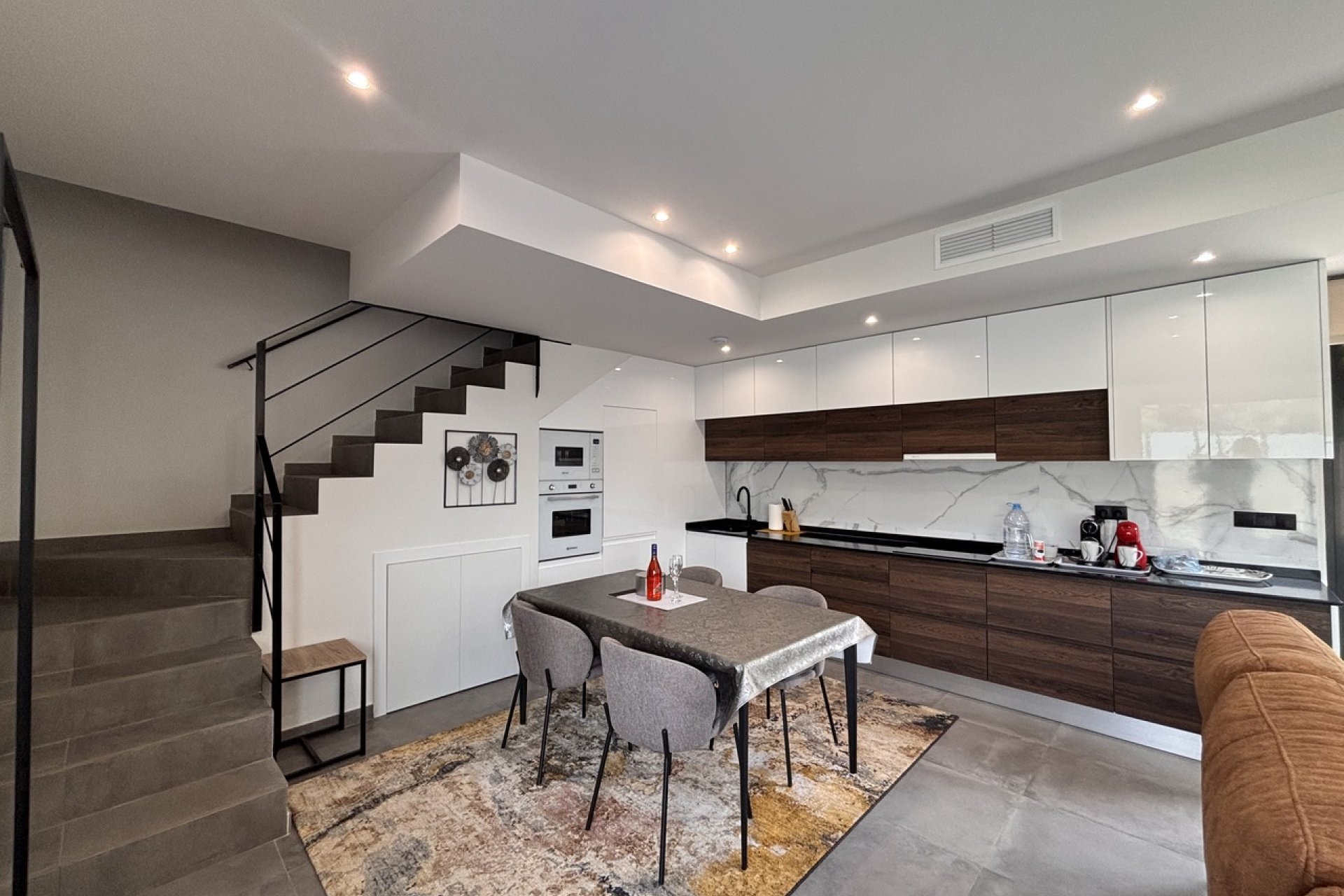 Herverkoop - Town House -
Villamartin - Costa Blanca