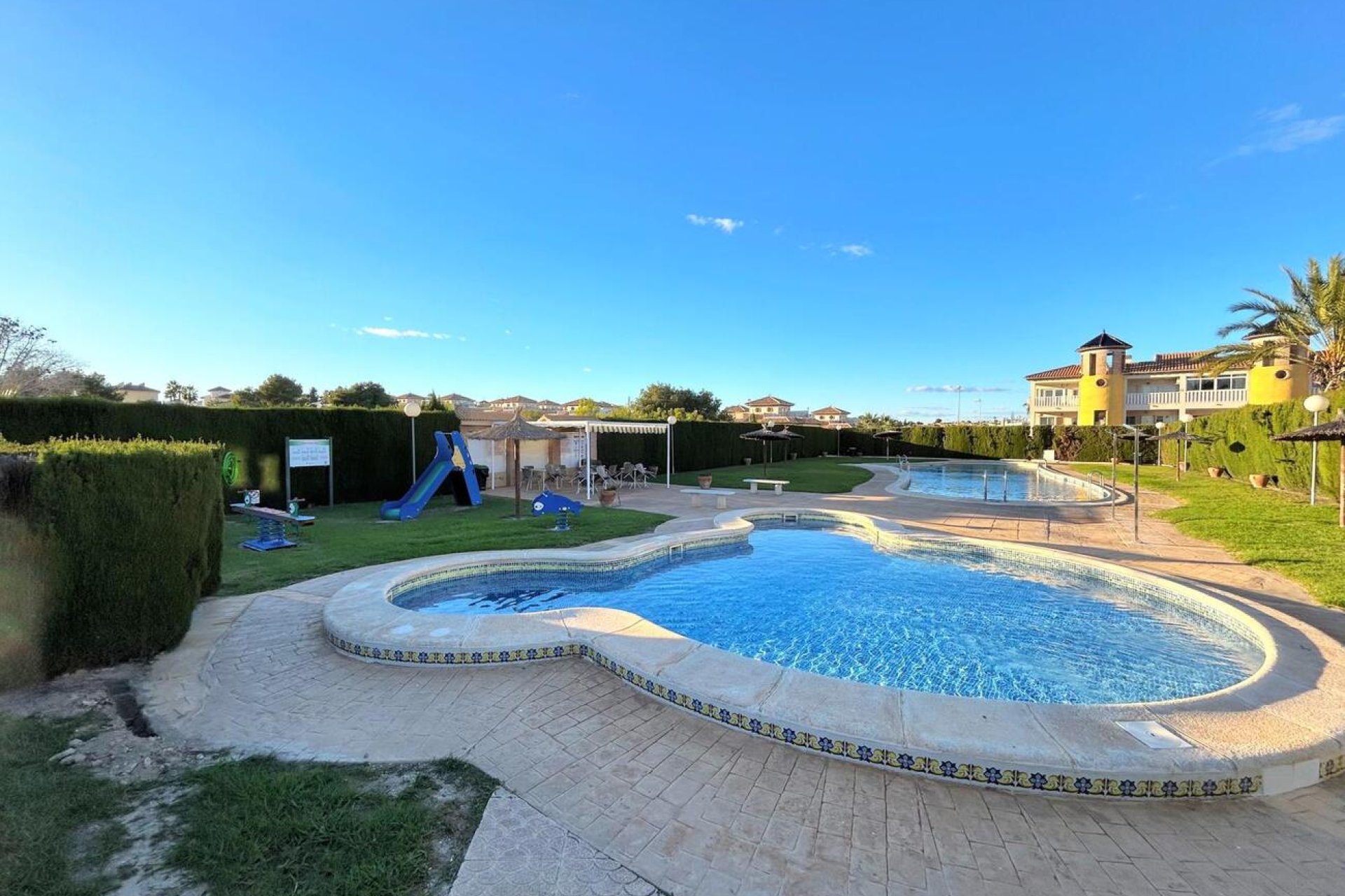 Herverkoop - Town House -
Villamartin - Costa Blanca