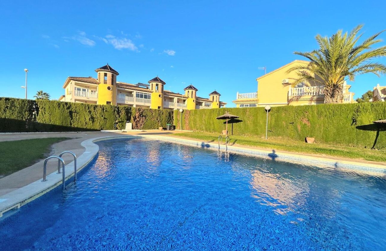 Herverkoop - Town House -
Villamartin - Costa Blanca