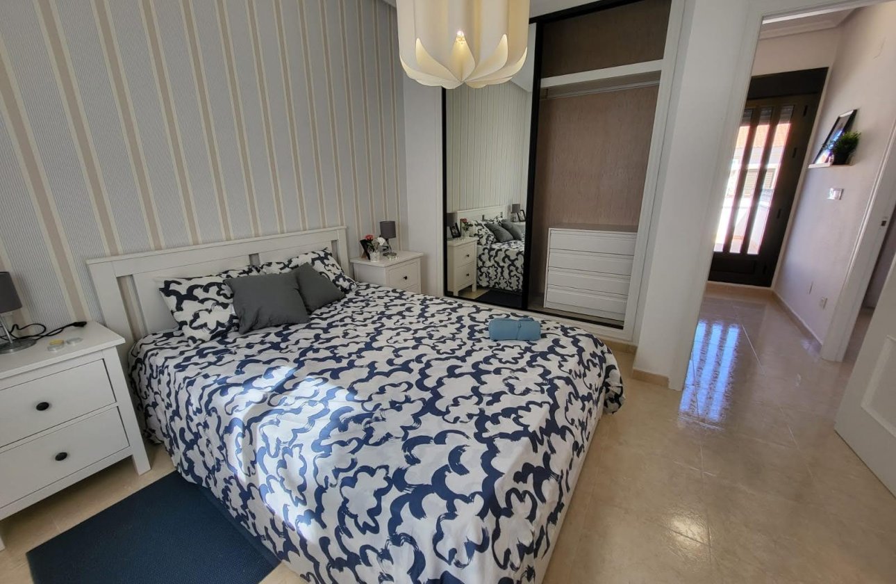 Herverkoop - Town House -
Villamartin - Costa Blanca