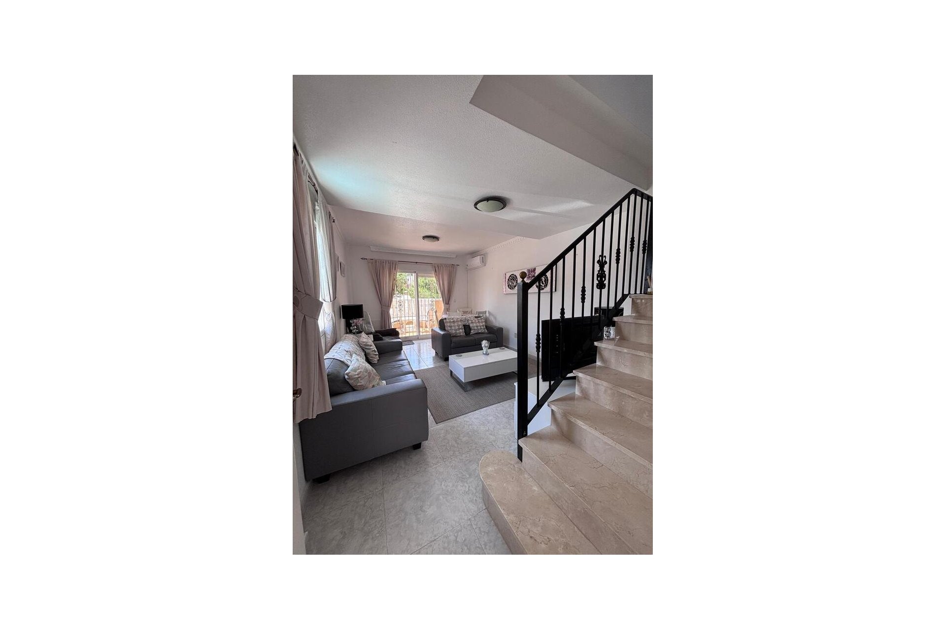 Herverkoop - Town House -
Villamartin - Costa Blanca
