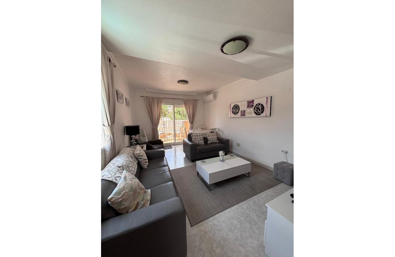 Herverkoop - Town House -
Villamartin - Costa Blanca