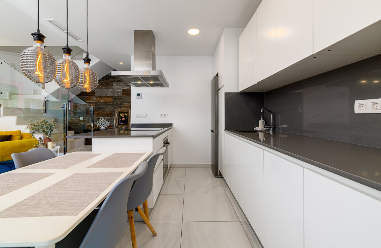Herverkoop - Town House -
Villamartin - Costa Blanca
