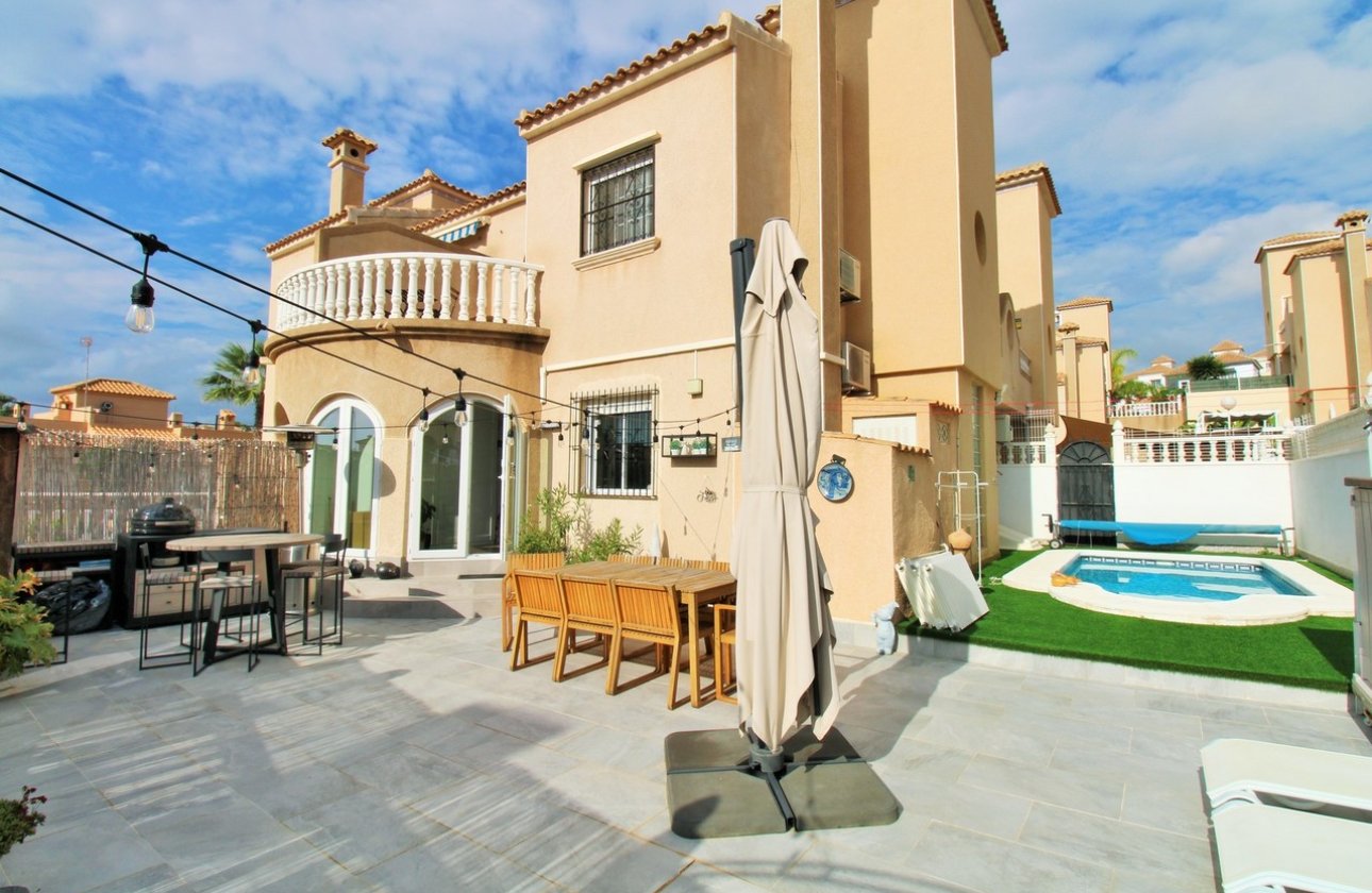 Herverkoop - Town House -
Villamartin - Costa Blanca