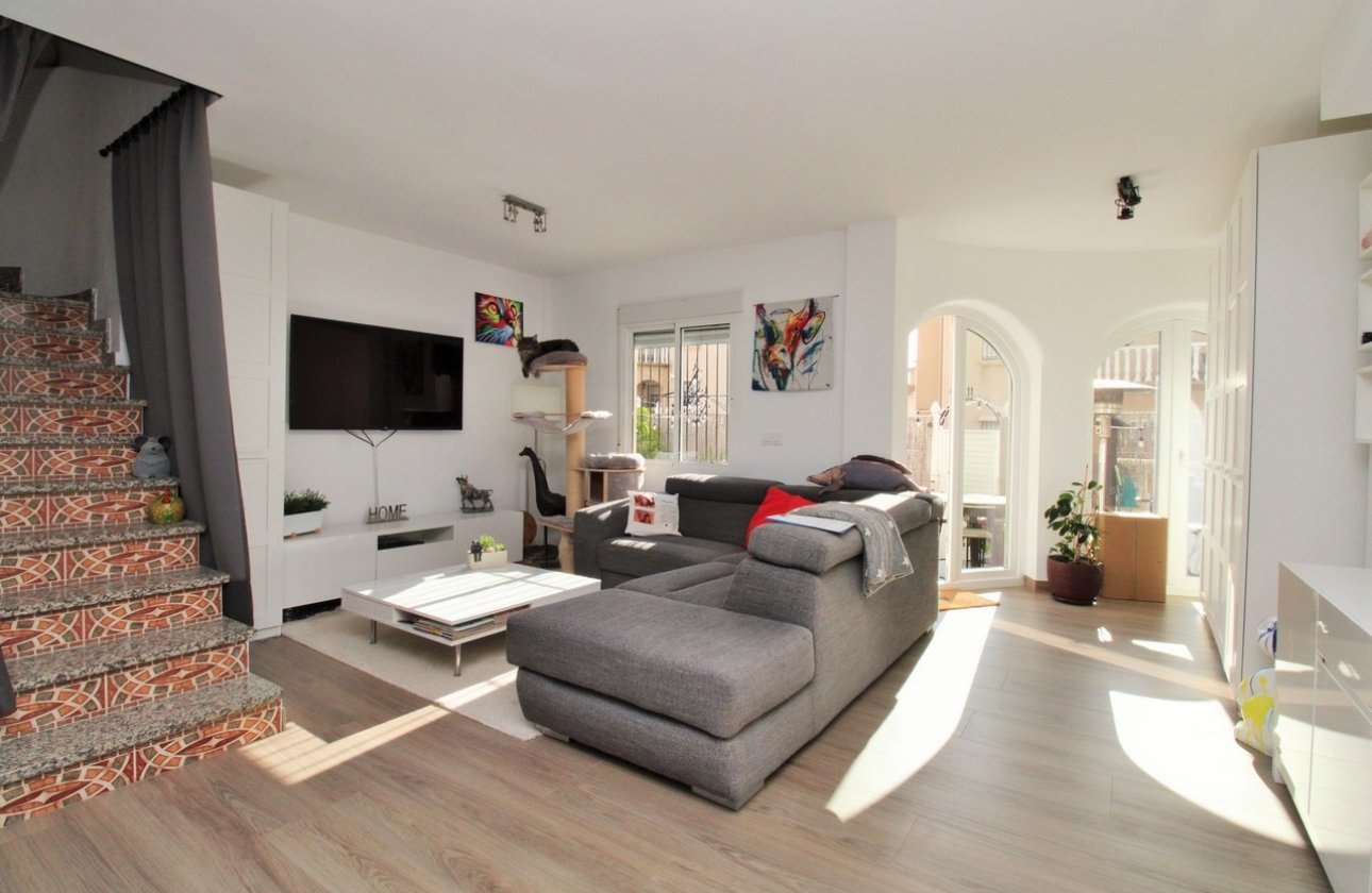 Herverkoop - Town House -
Villamartin - Costa Blanca