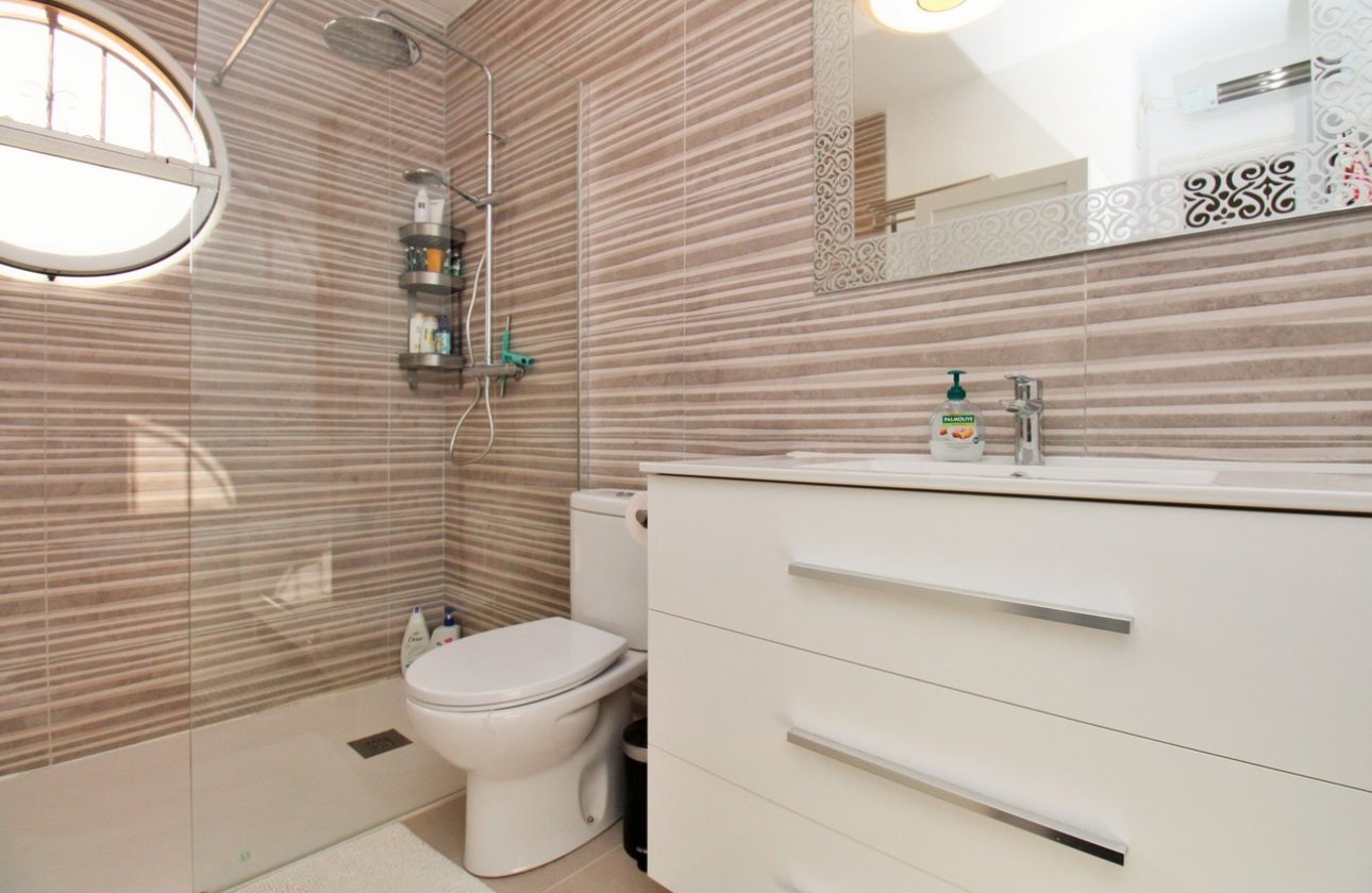 Herverkoop - Town House -
Villamartin - Costa Blanca