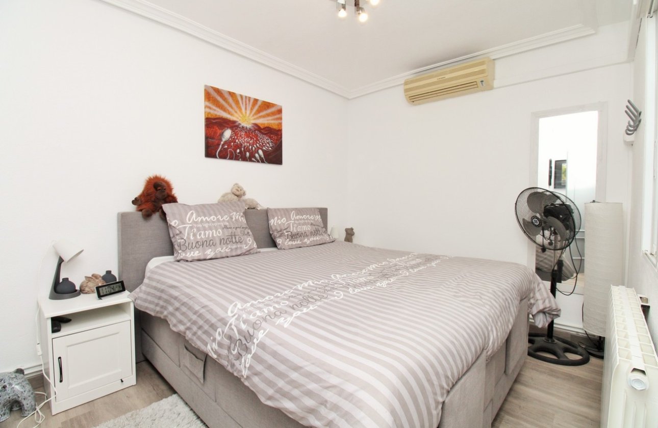 Herverkoop - Town House -
Villamartin - Costa Blanca