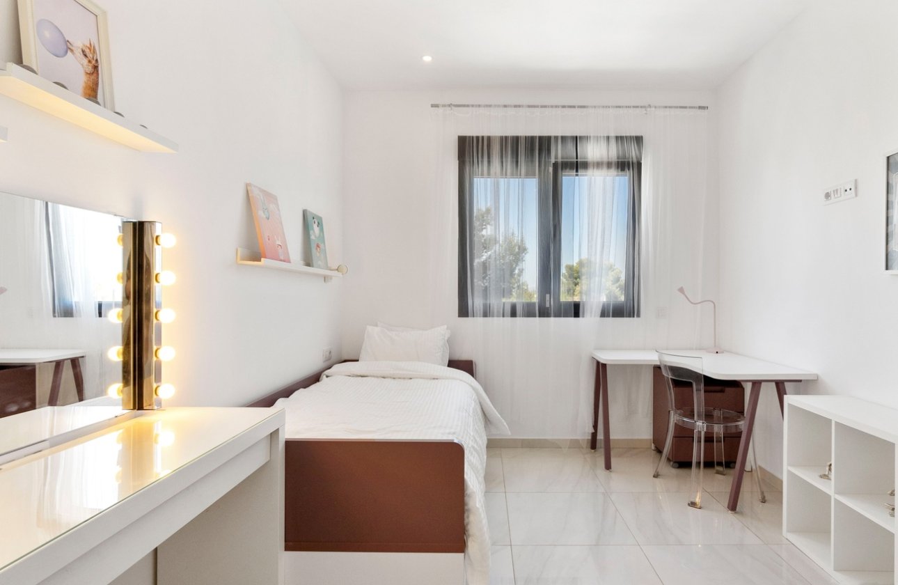 Herverkoop - Town House -
Villamartin - Costa Blanca