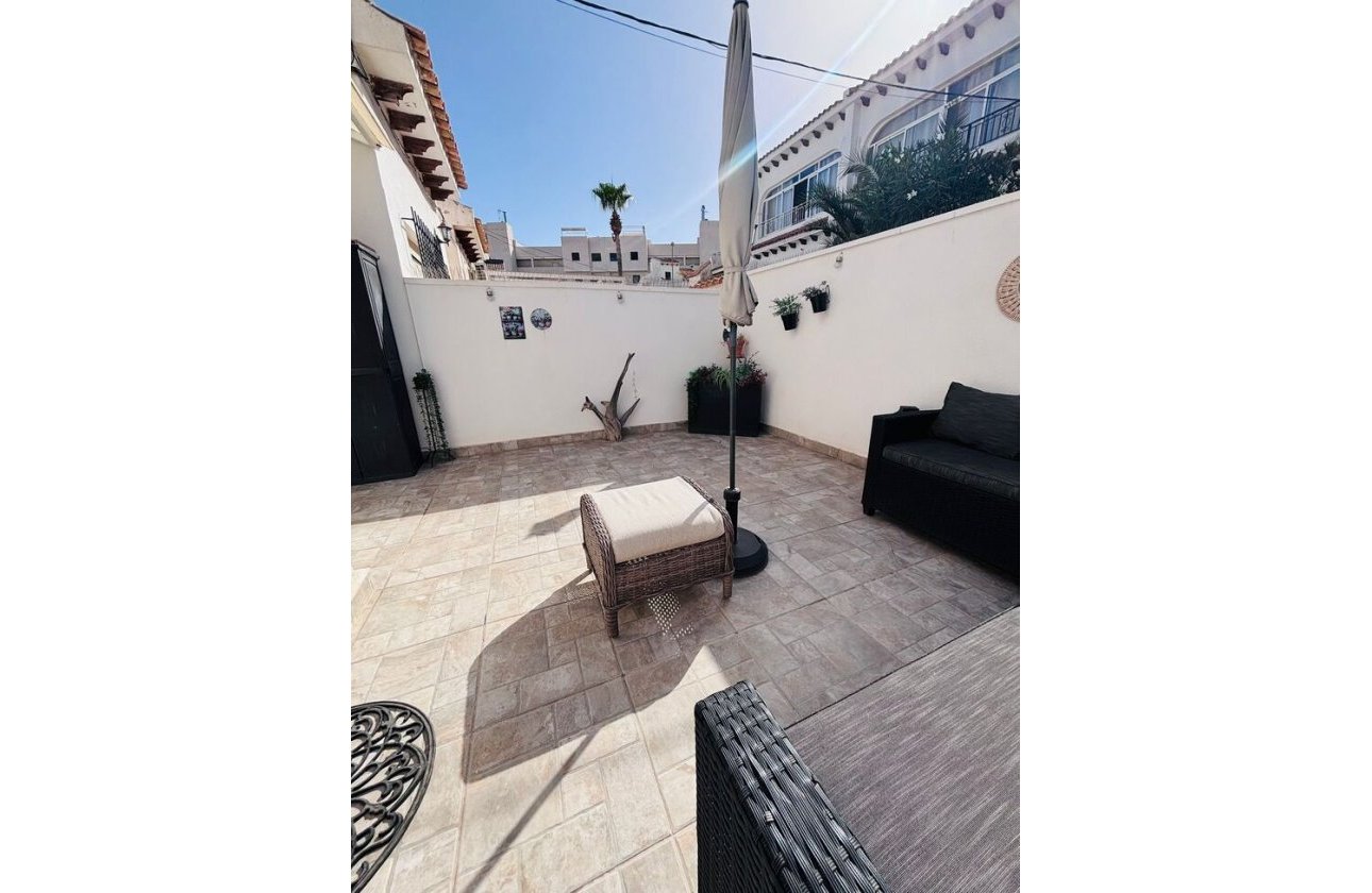 Herverkoop - Town House -
Villamartin - Costa Blanca