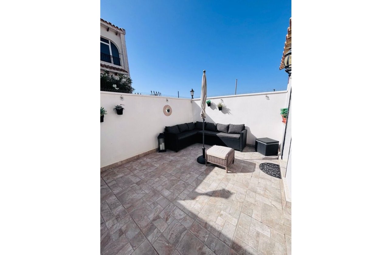 Herverkoop - Town House -
Villamartin - Costa Blanca