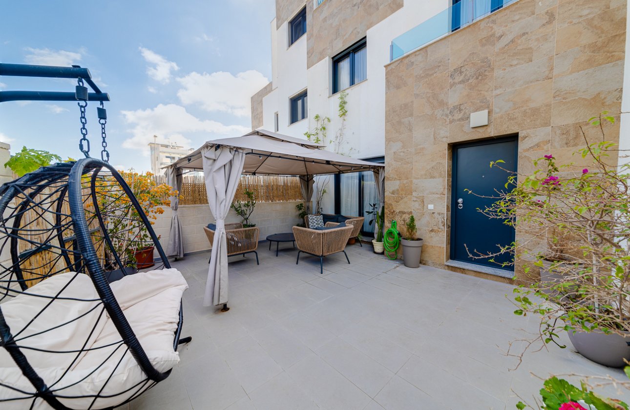 Herverkoop - Town House -
Villamartin - Costa Blanca
