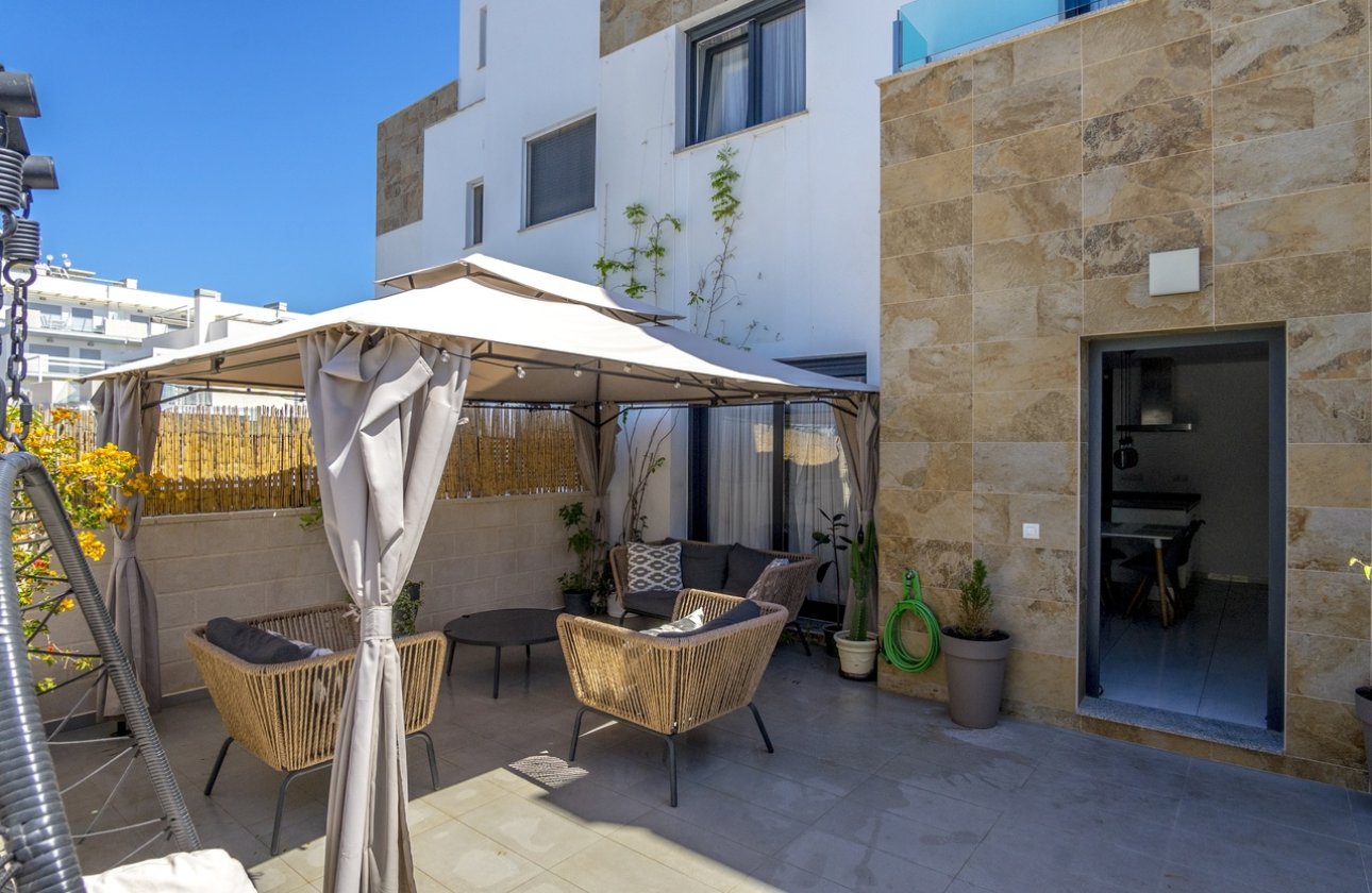 Herverkoop - Town House -
Villamartin - Costa Blanca