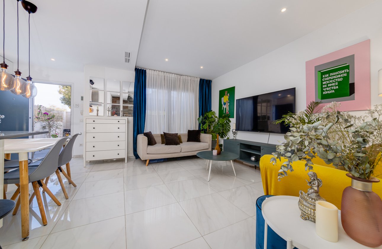 Herverkoop - Town House -
Villamartin - Costa Blanca