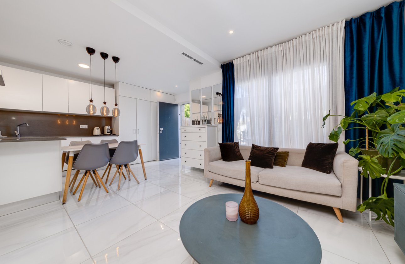Herverkoop - Town House -
Villamartin - Costa Blanca