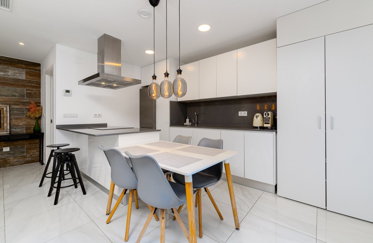 Herverkoop - Town House -
Villamartin - Costa Blanca