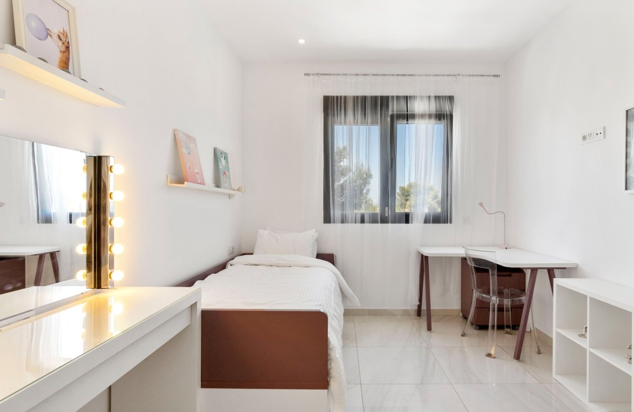 Herverkoop - Town House -
Villamartin - Costa Blanca