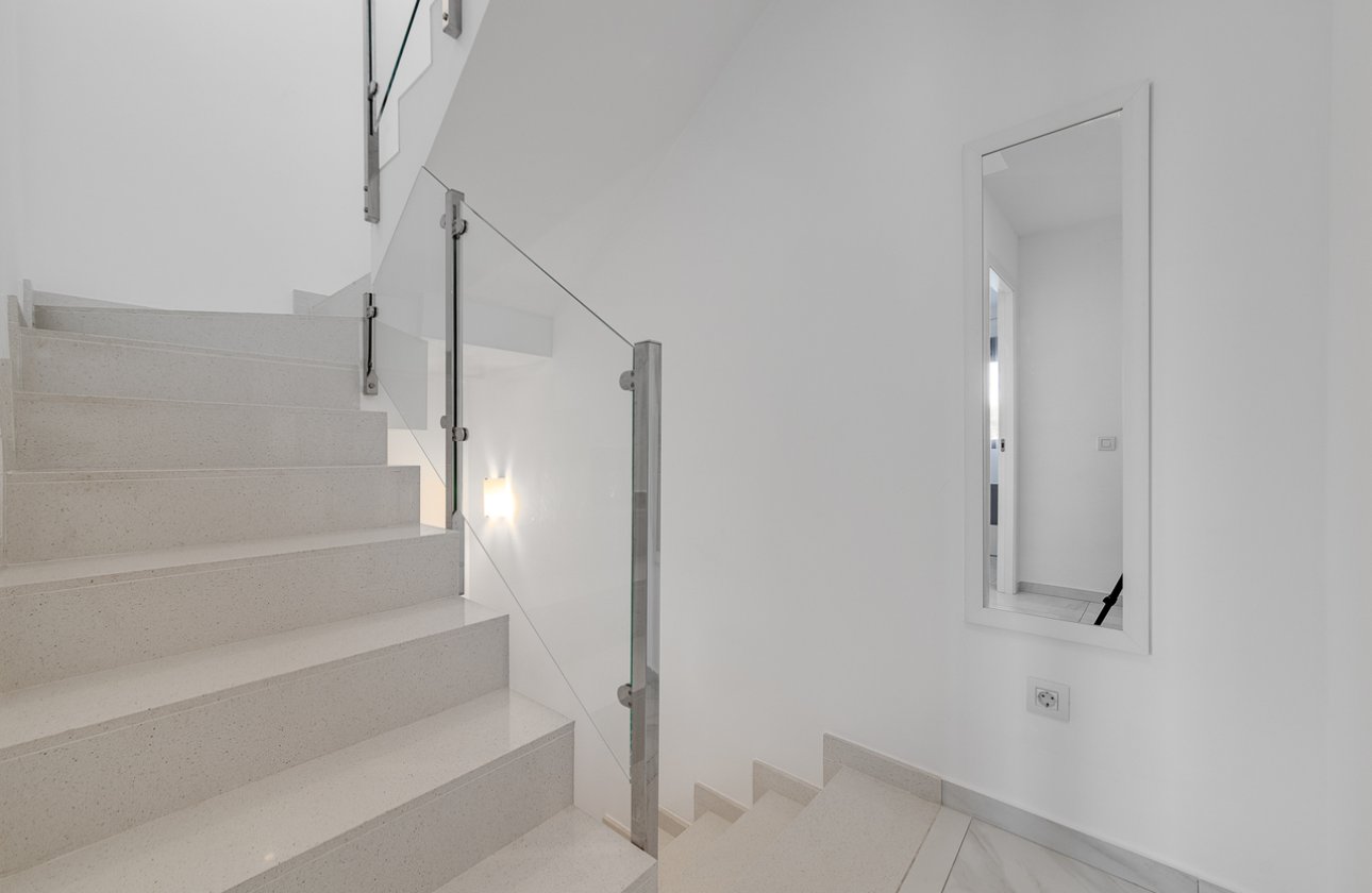 Herverkoop - Town House -
Villamartin - Costa Blanca
