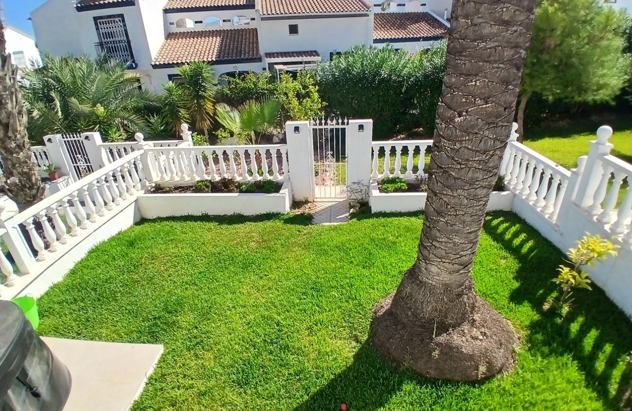 Herverkoop - Town House -
Villamartin - Costa Blanca