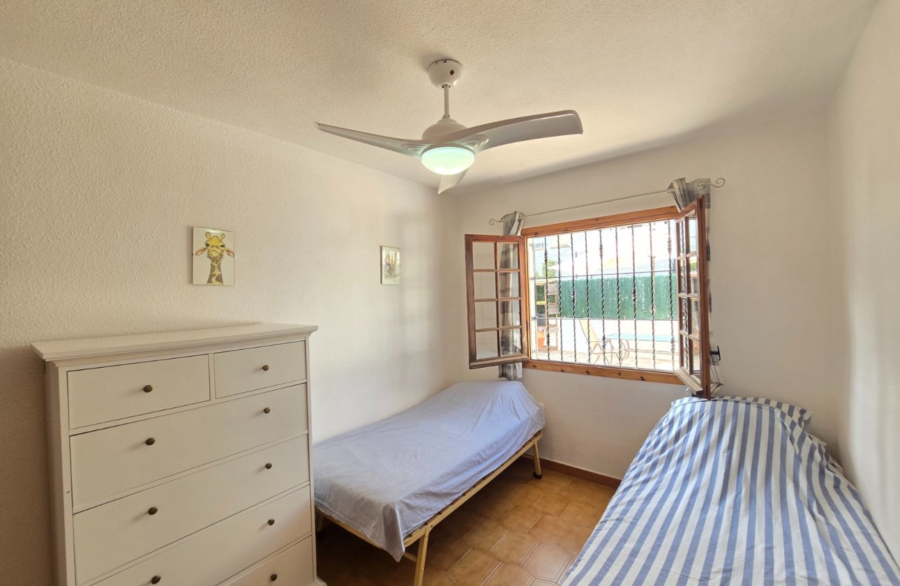 Herverkoop - Town House -
Villamartin - Costa Blanca