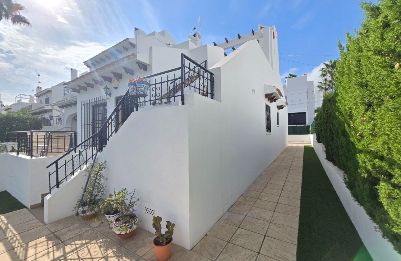 Herverkoop - Town House -
Villamartin - Costa Blanca