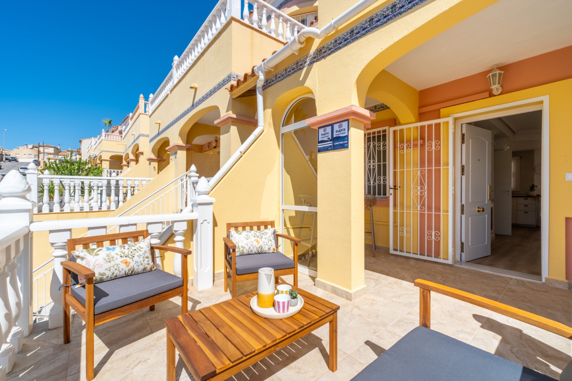 Herverkoop - Town House -
Villamartin - Costa Blanca