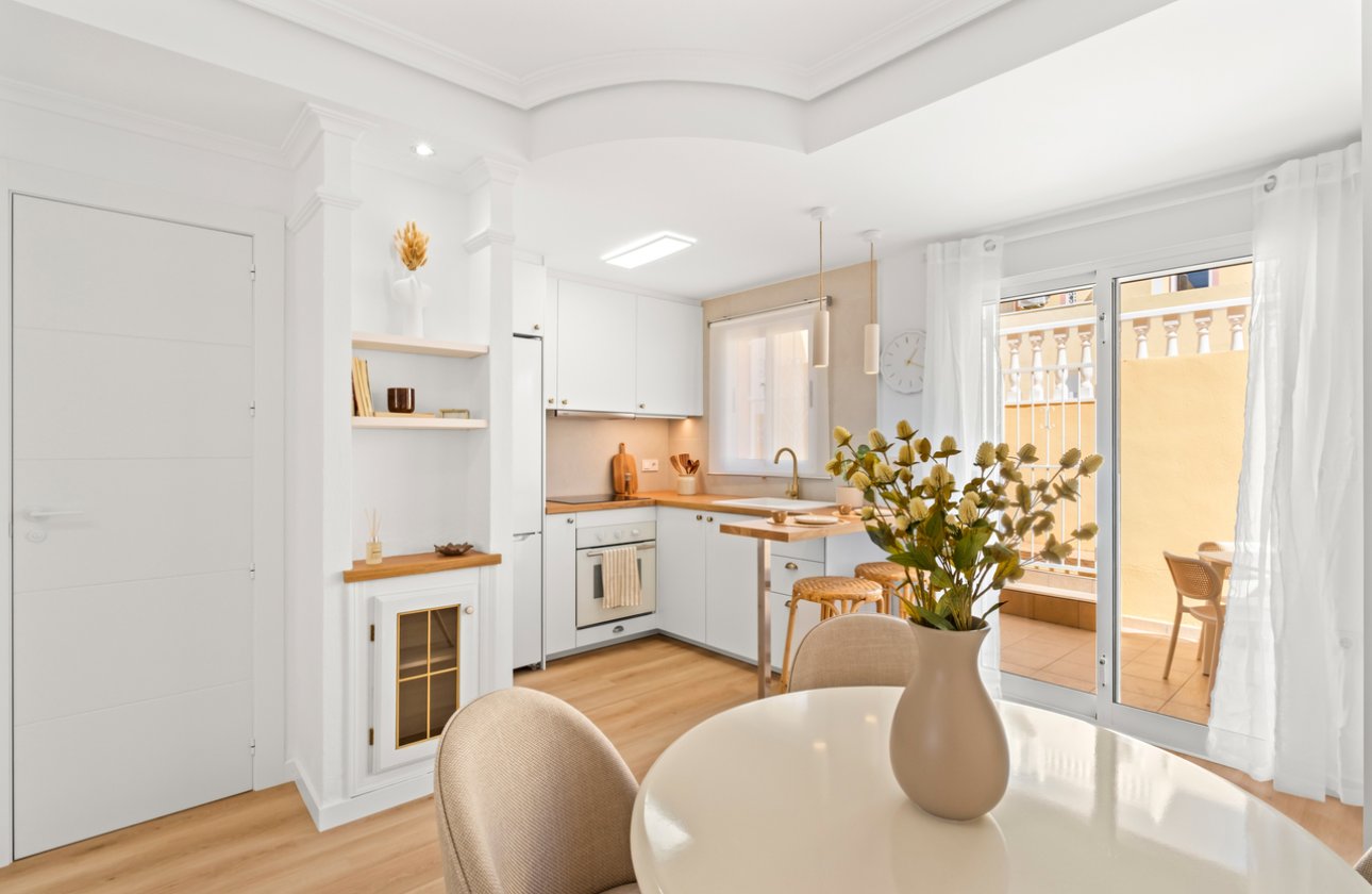 Herverkoop - Town House -
Villamartin - Costa Blanca