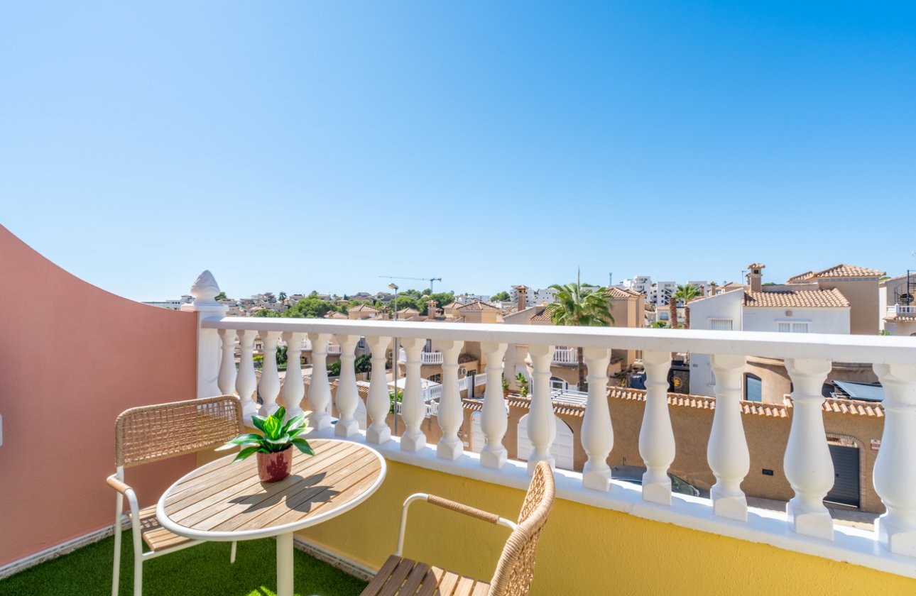 Herverkoop - Town House -
Villamartin - Costa Blanca