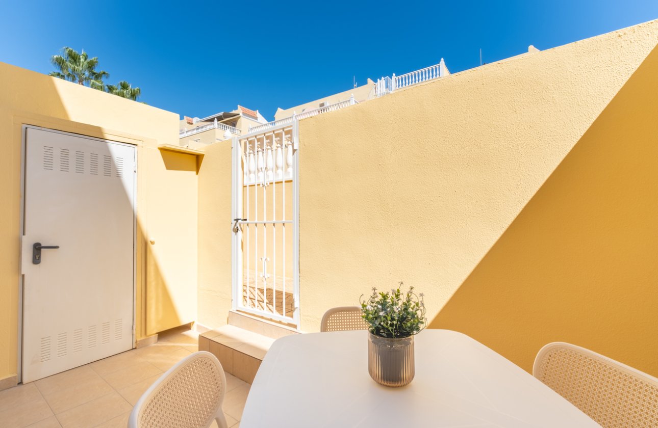 Herverkoop - Town House -
Villamartin - Costa Blanca