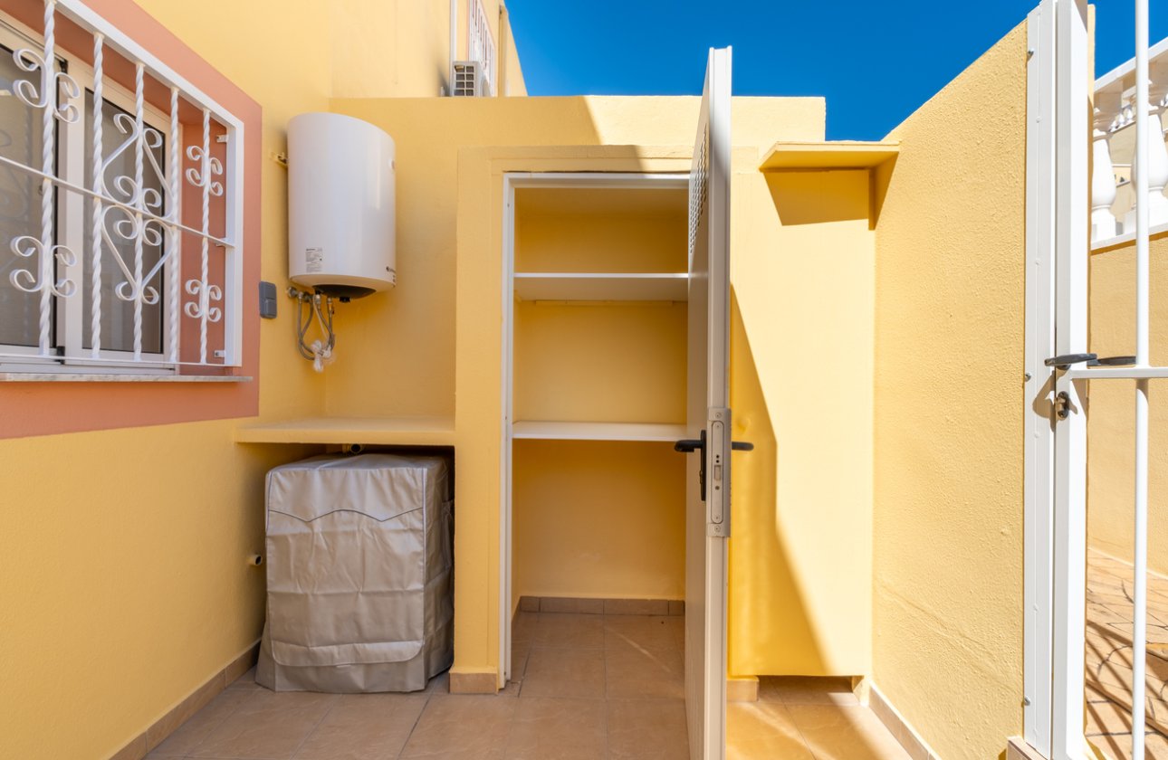 Herverkoop - Town House -
Villamartin - Costa Blanca