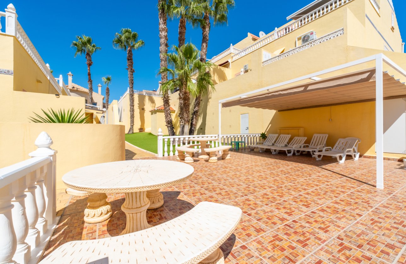 Herverkoop - Town House -
Villamartin - Costa Blanca