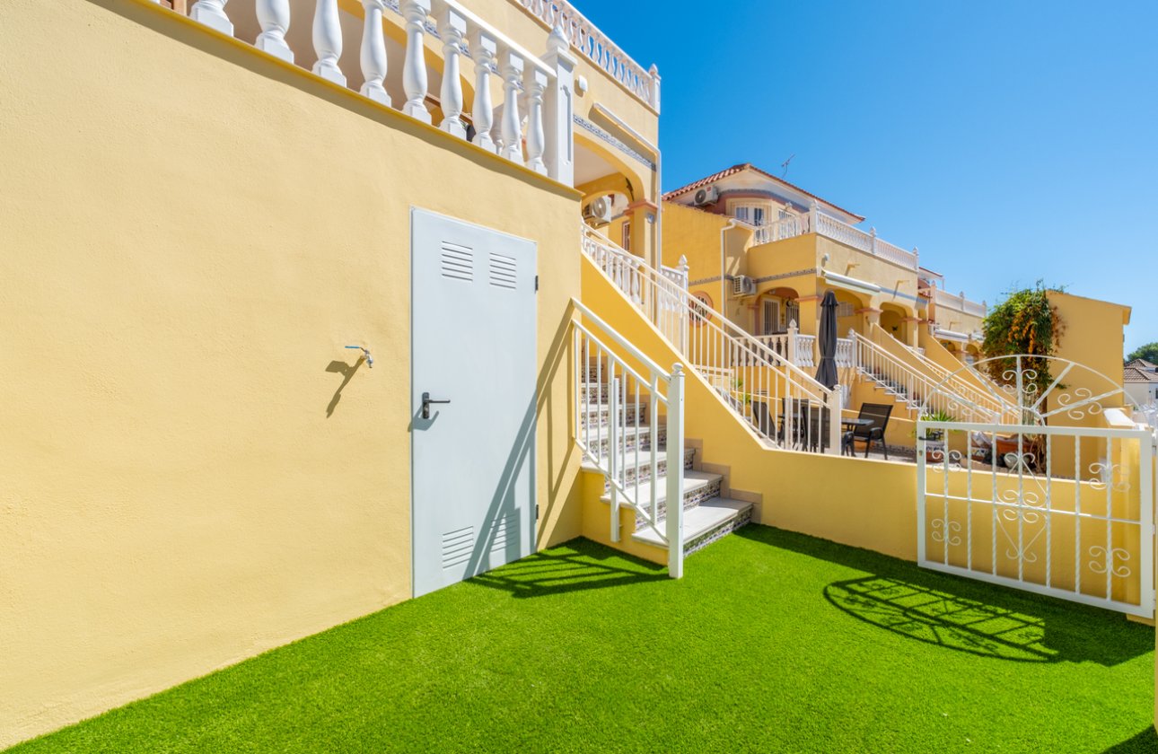 Herverkoop - Town House -
Villamartin - Costa Blanca