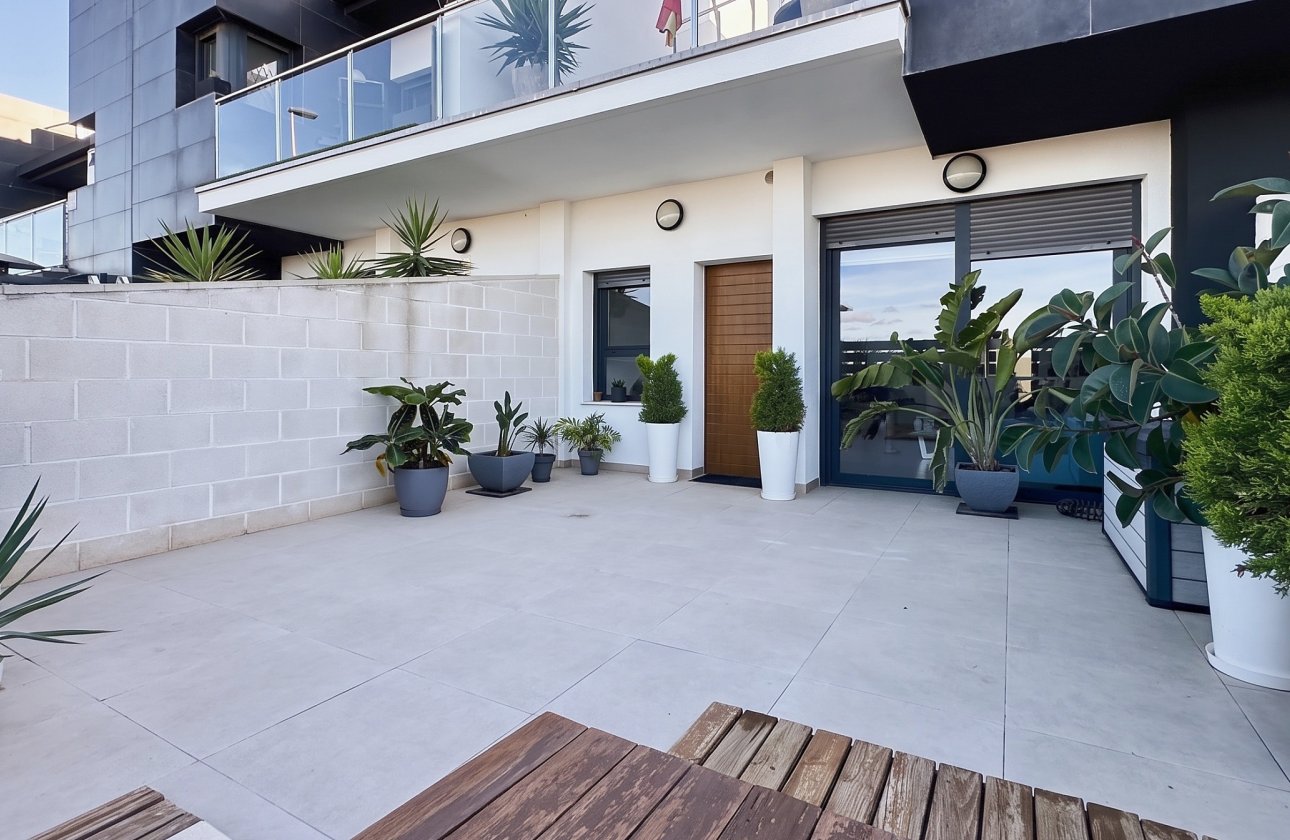 Herverkoop - Town House -
Villamartin - Costa Blanca