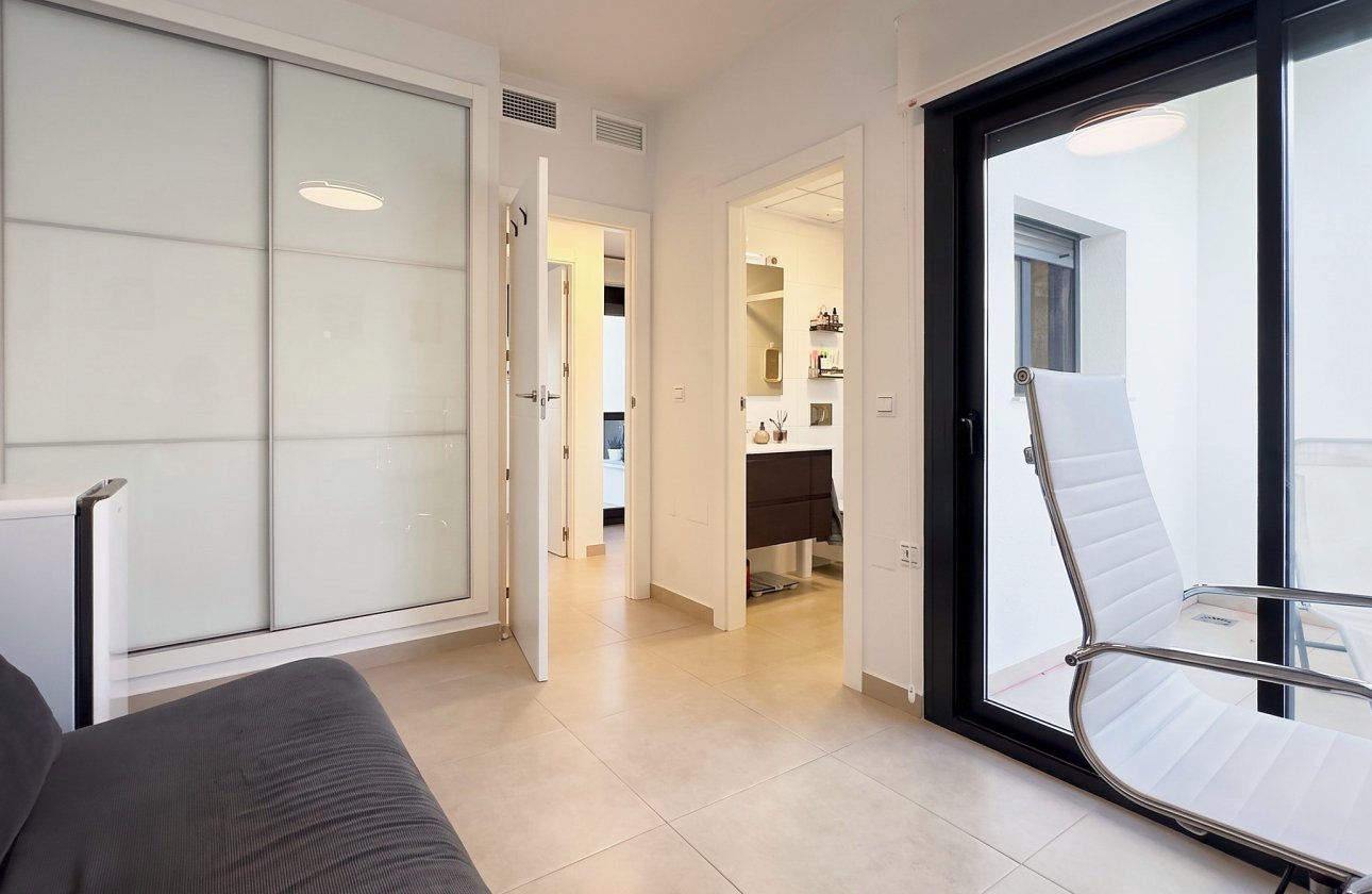 Herverkoop - Town House -
Villamartin - Costa Blanca