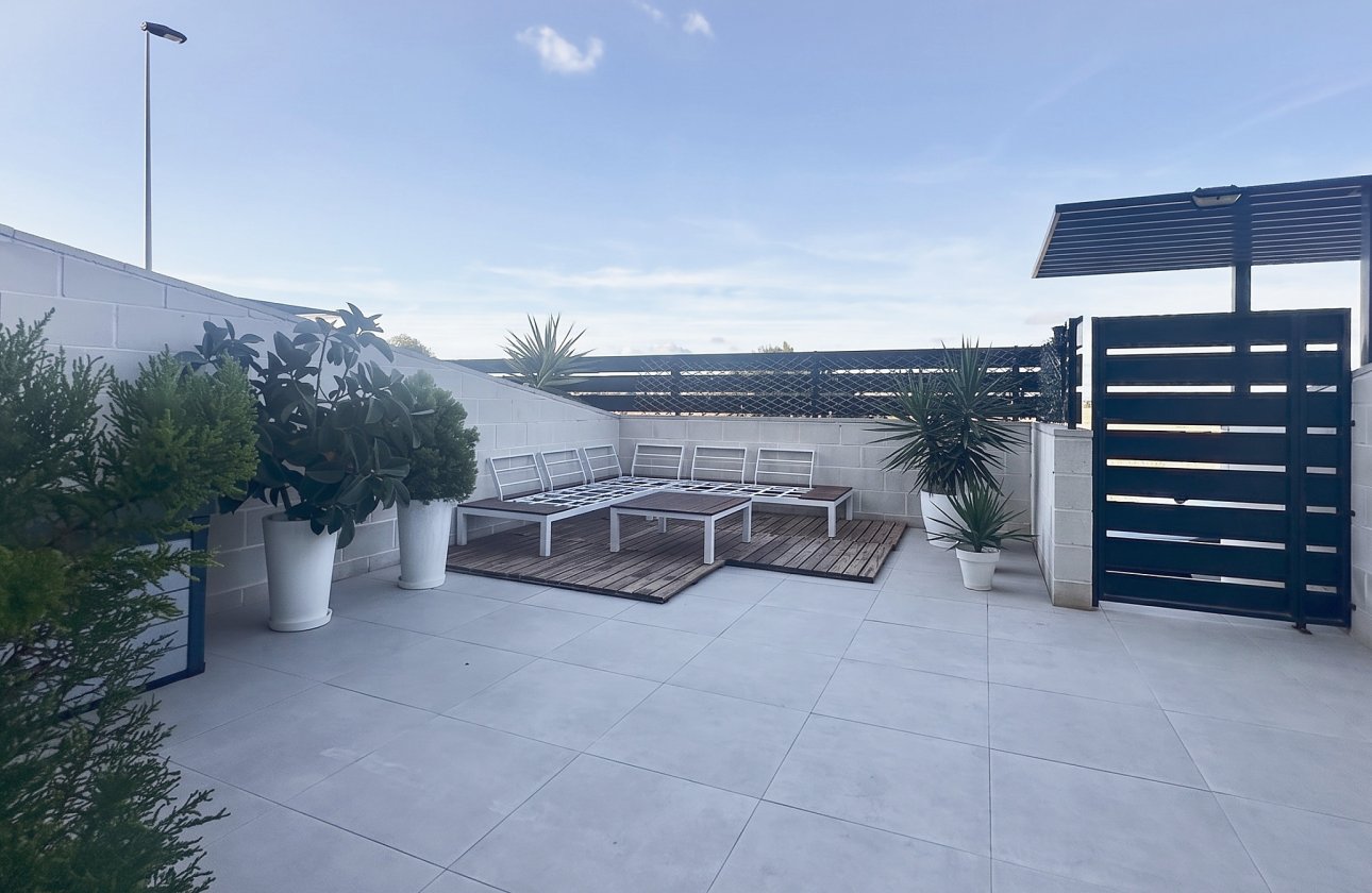 Herverkoop - Town House -
Villamartin - Costa Blanca