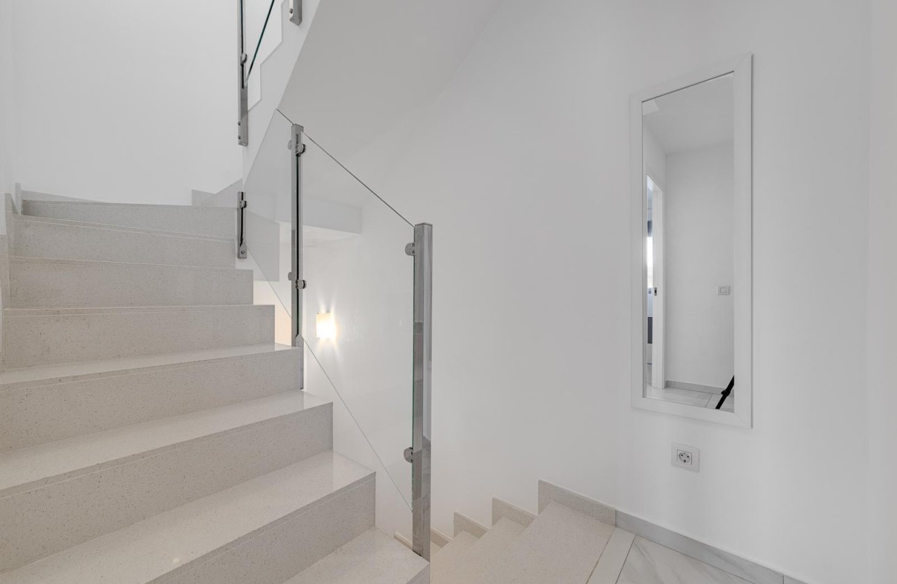 Herverkoop - Town House -
Villamartin - Orihuela Costa
