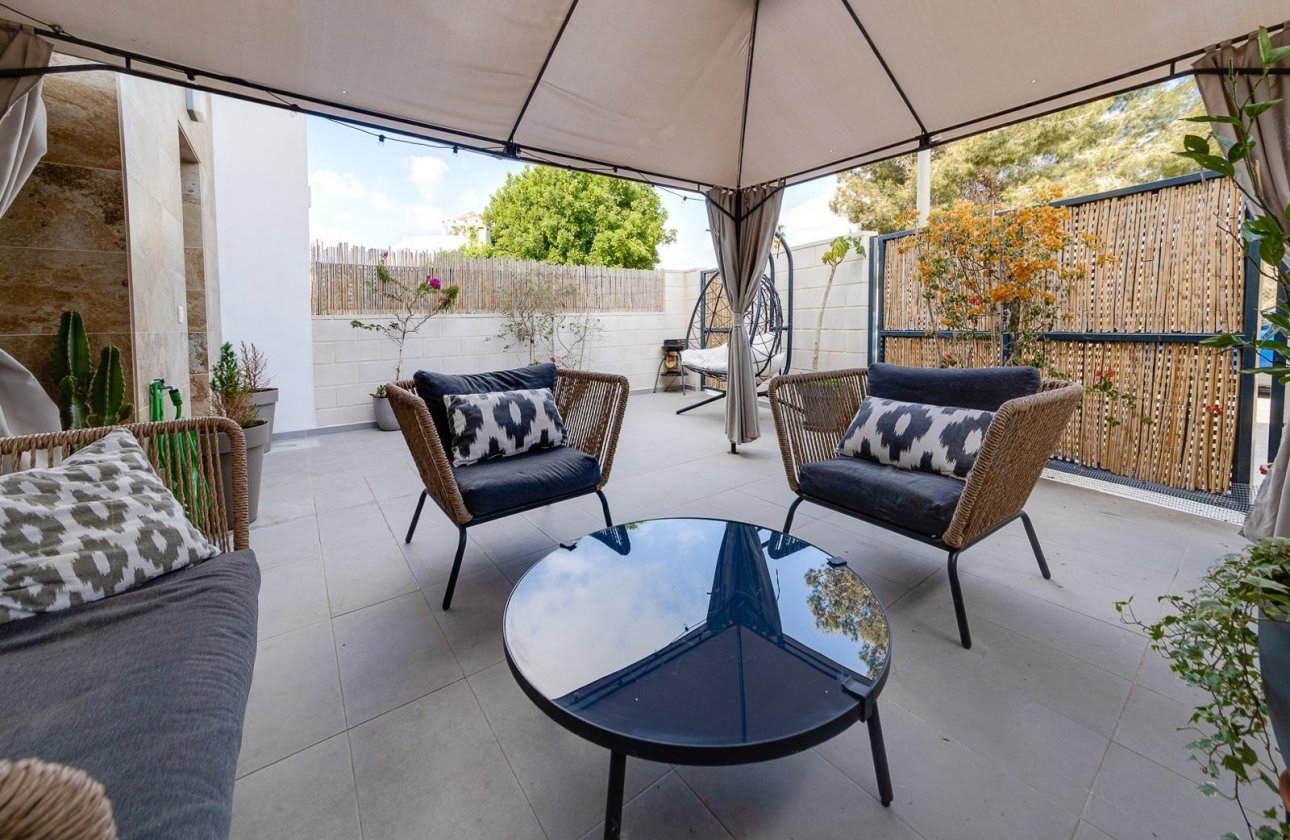 Herverkoop - Town House -
Villamartin - Orihuela Costa